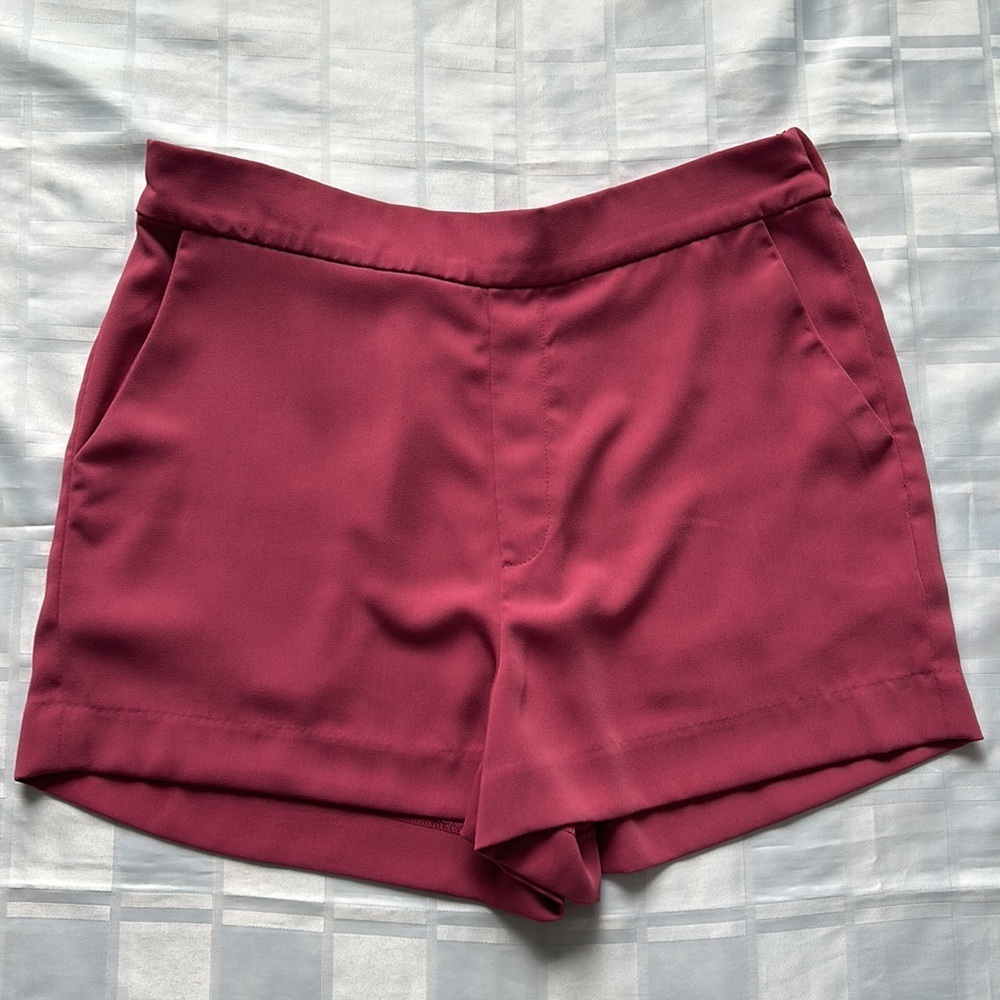 Calvin Klein Lightweight Pull-On Shorts Color Pink Size medium